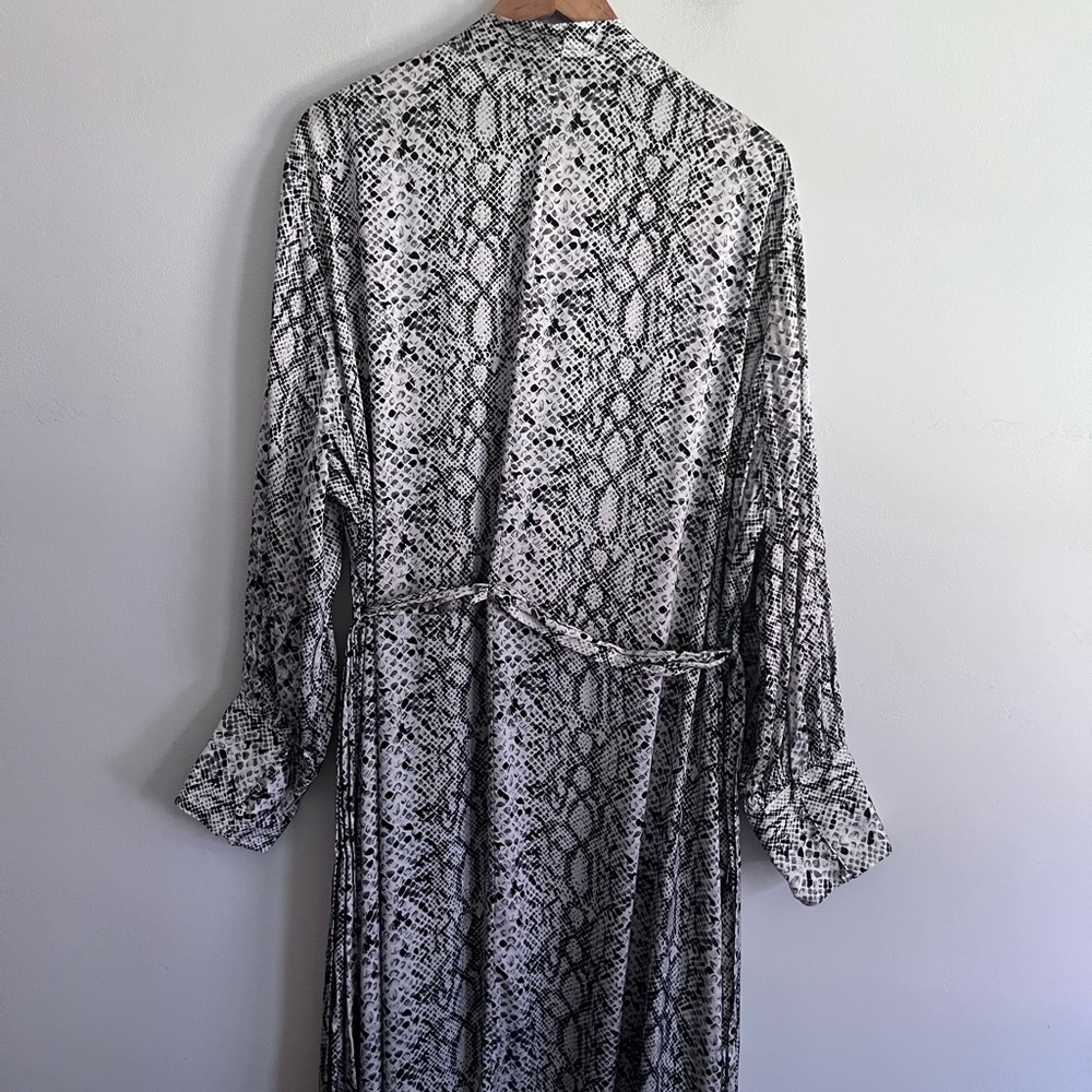 Sleek Good American Python Duster Robe Size 5= 2XL - image 11